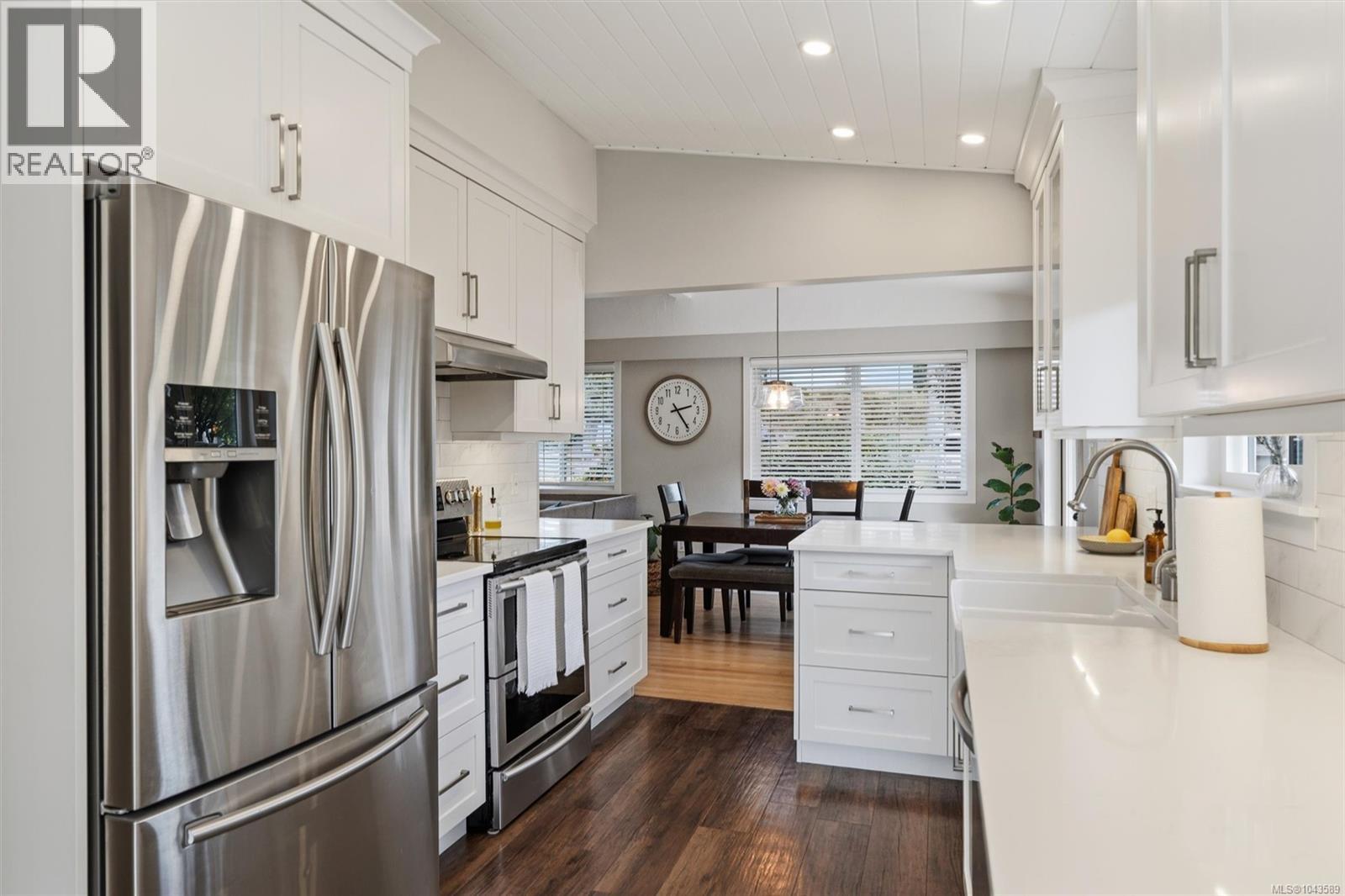 3552 Elliston Ave - 8