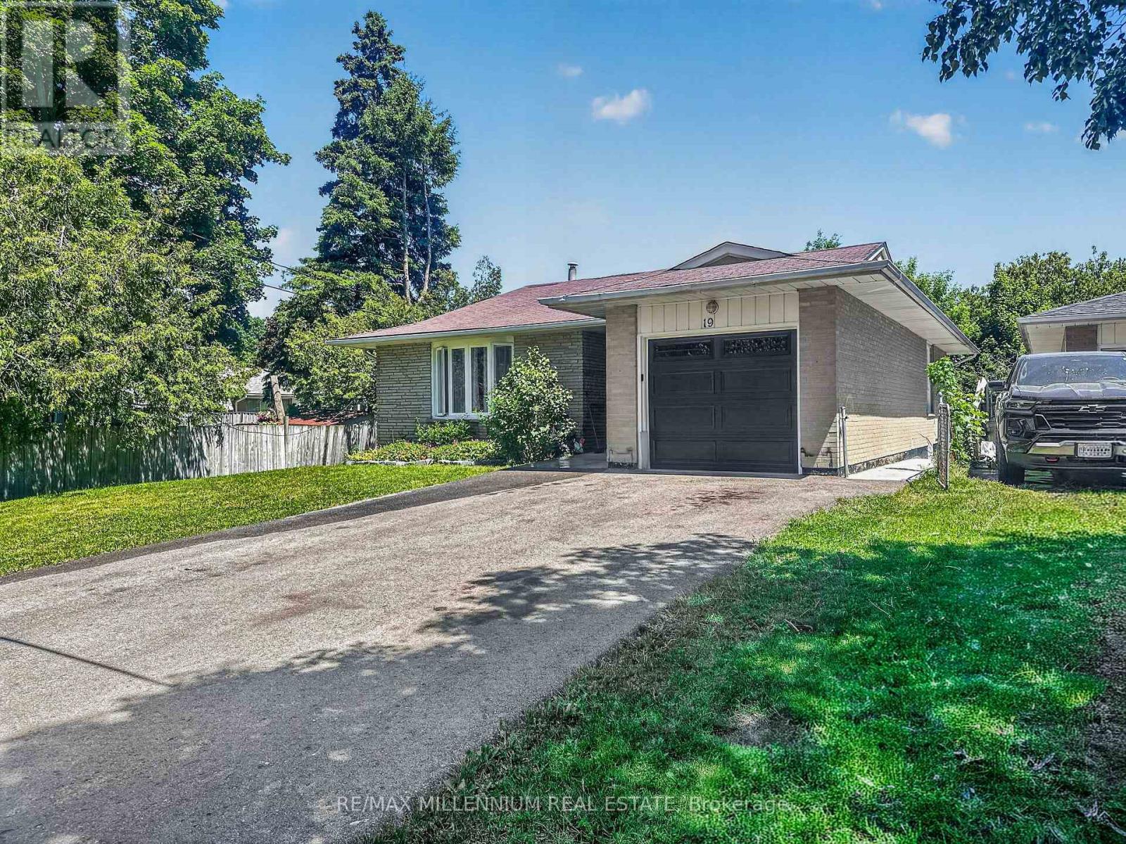19 CARDWELL STREET - 2