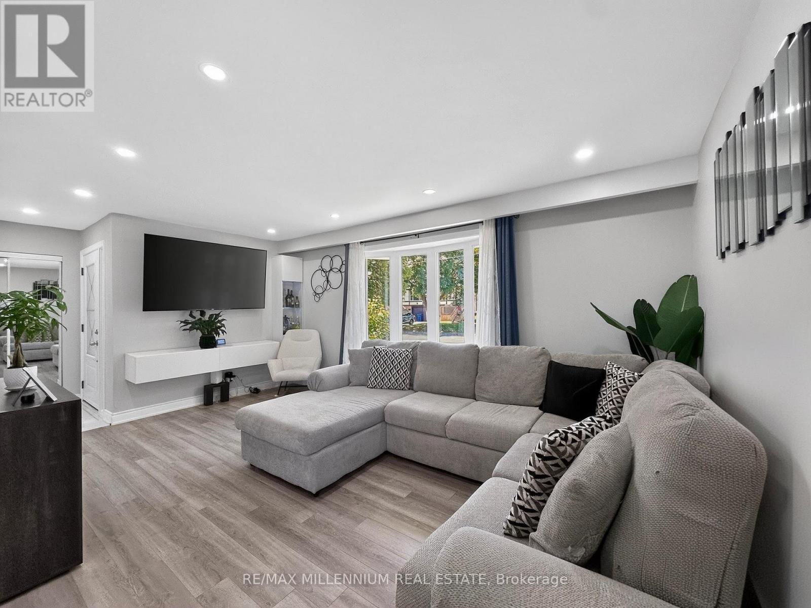 19 CARDWELL STREET - 6