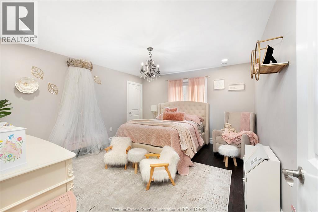 3756 ST. FRANCIS CRESCENT - 27