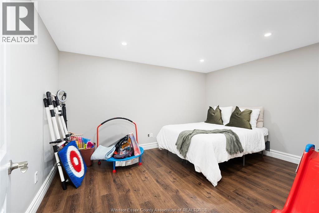 3756 ST. FRANCIS CRESCENT - 34