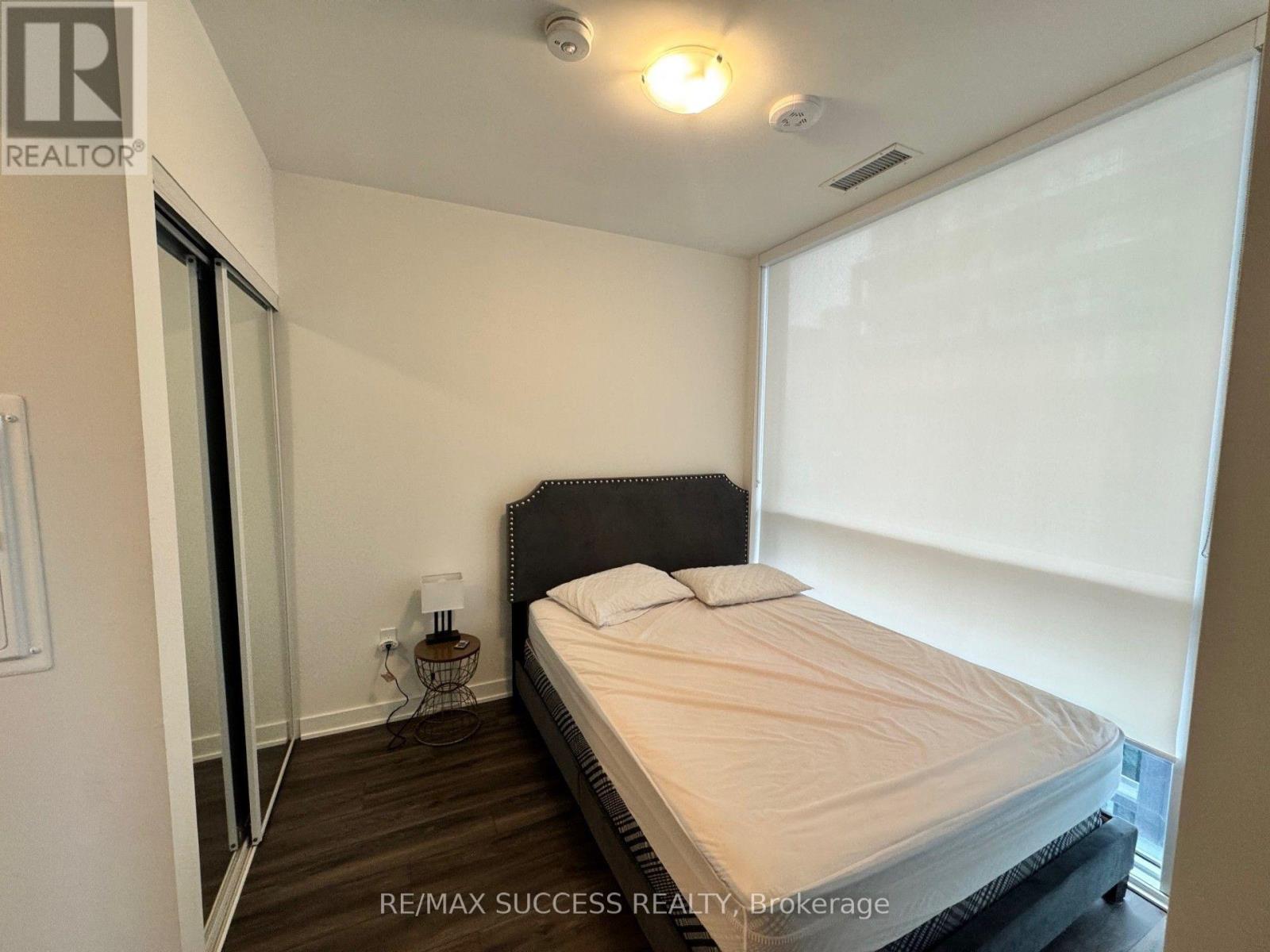 #1925A 70 PRINCESS STREET - 24
