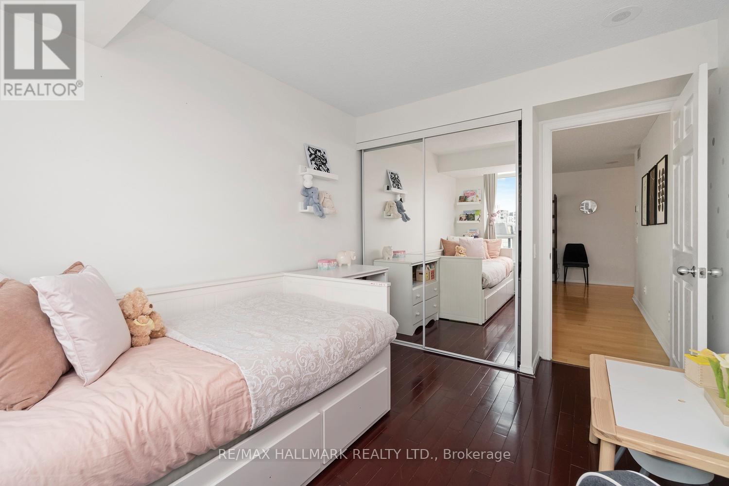 #1902 28 HARRISON GARDEN BOULEVARD - 24