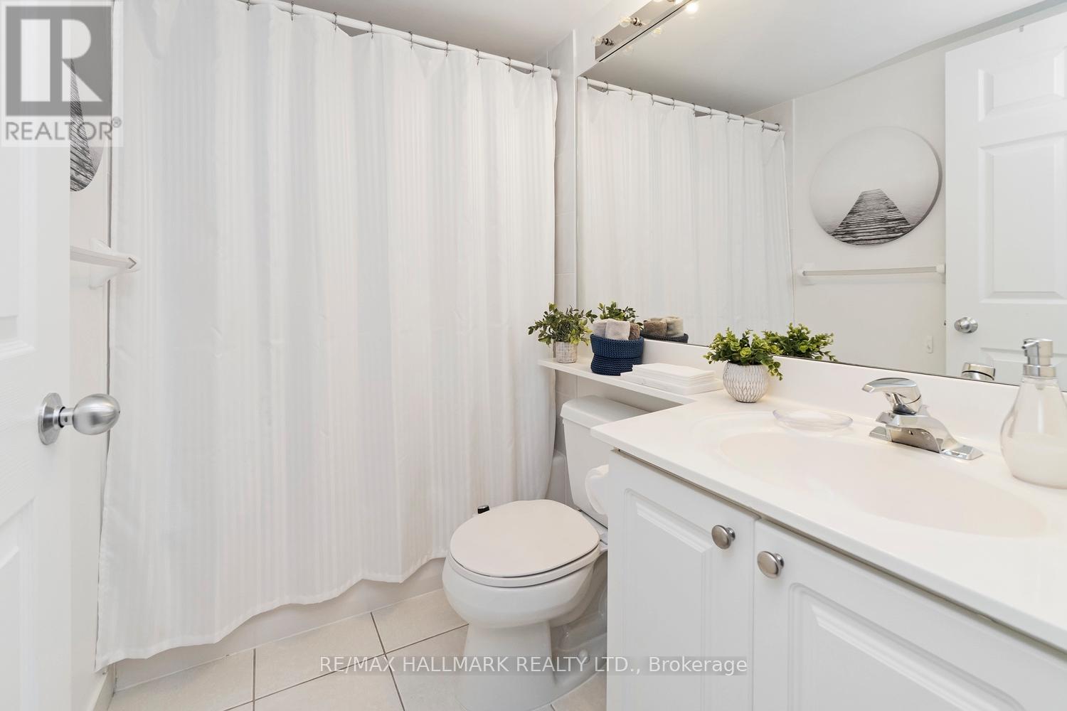 #1902 28 HARRISON GARDEN BOULEVARD - 25