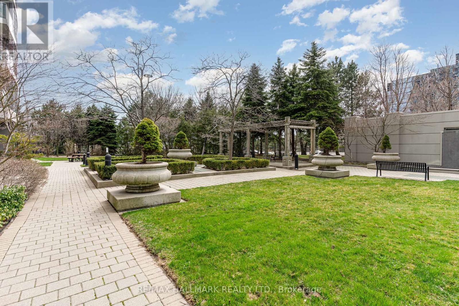 #1902 28 HARRISON GARDEN BOULEVARD - 29