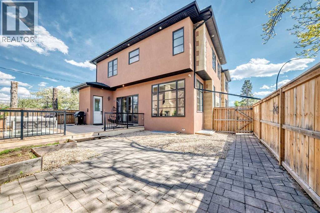 602 22 Avenue NE - 45
