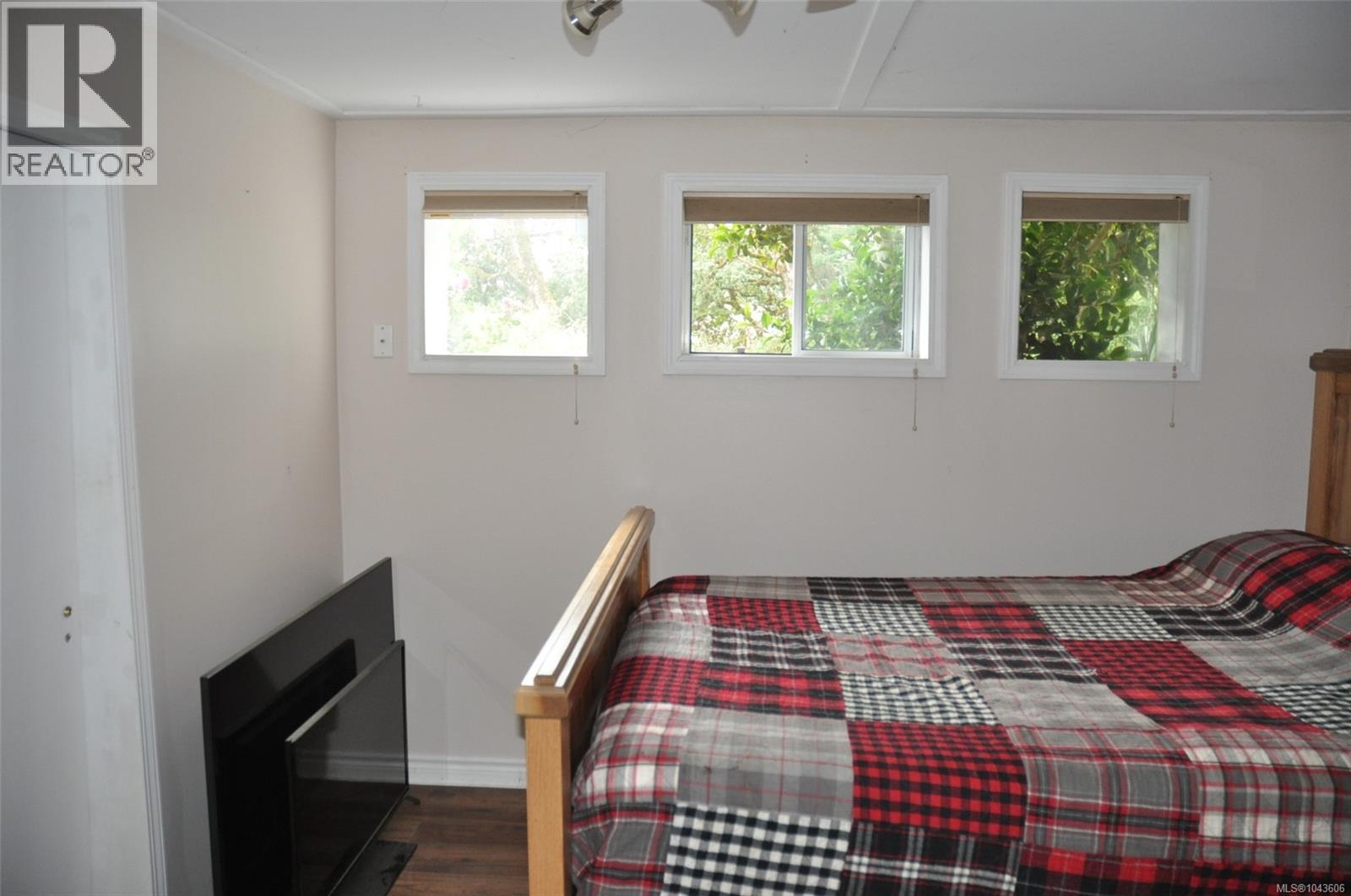 4719 West Saanich Rd - 5