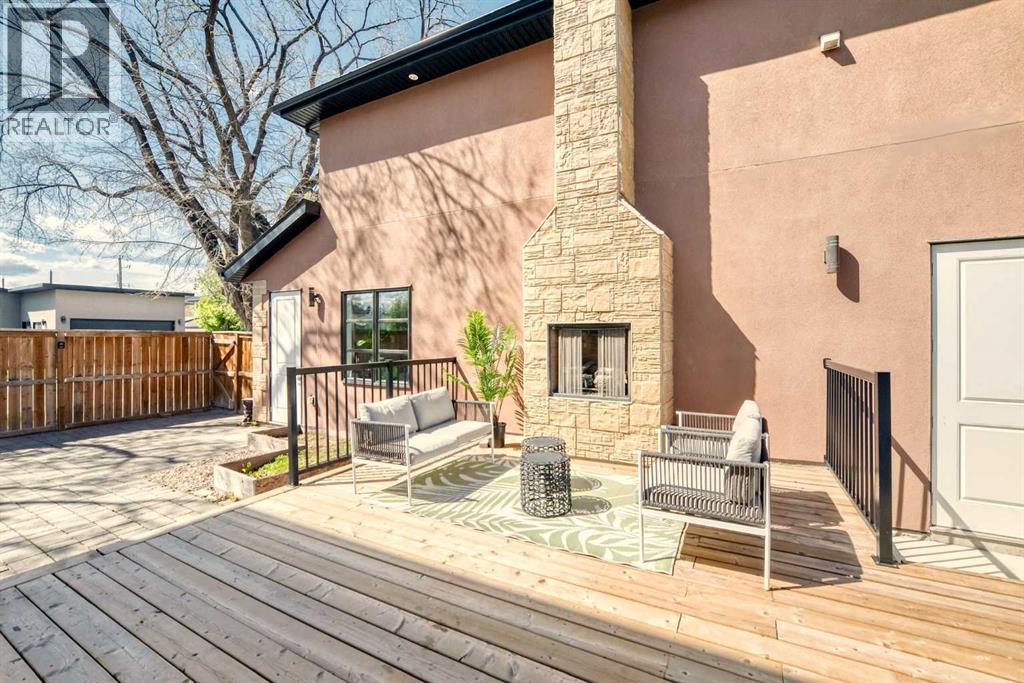 602 22 Avenue NE - 44