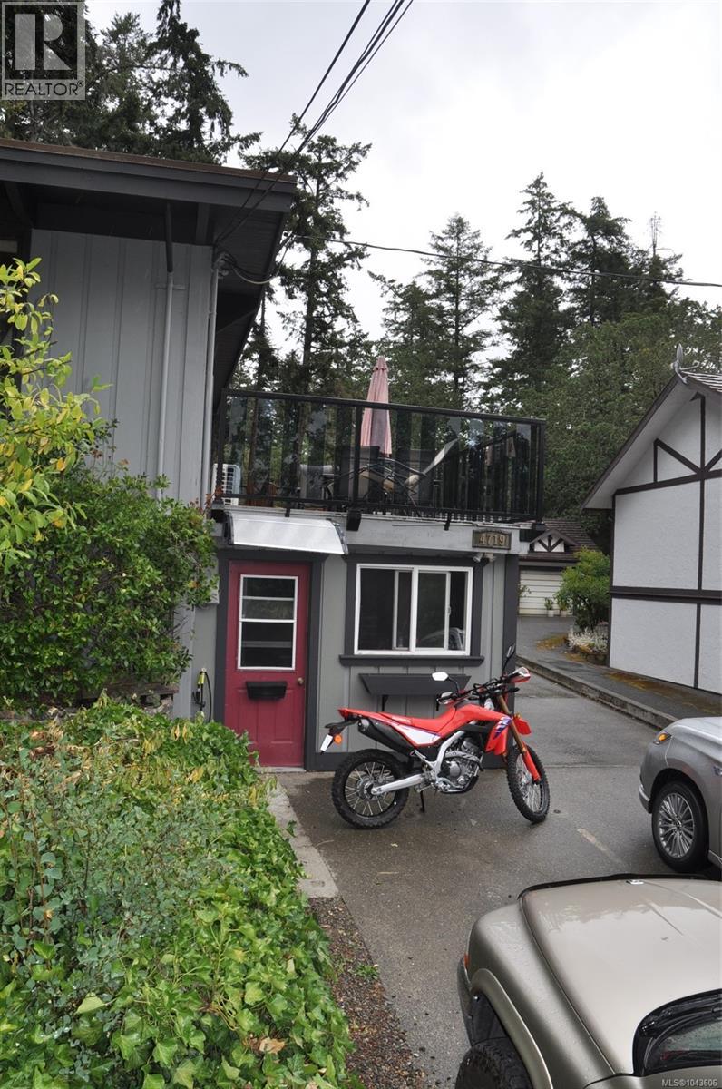 4719 West Saanich Rd - 2