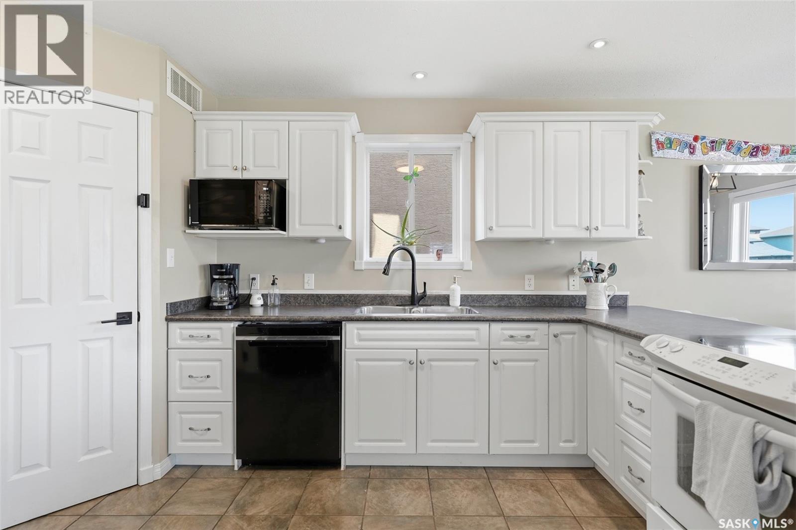 813 Sandy RISE - 16