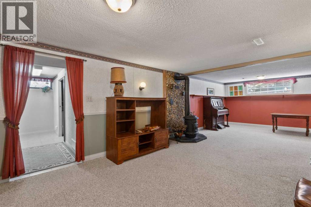6832 Huntchester Road NE - 12