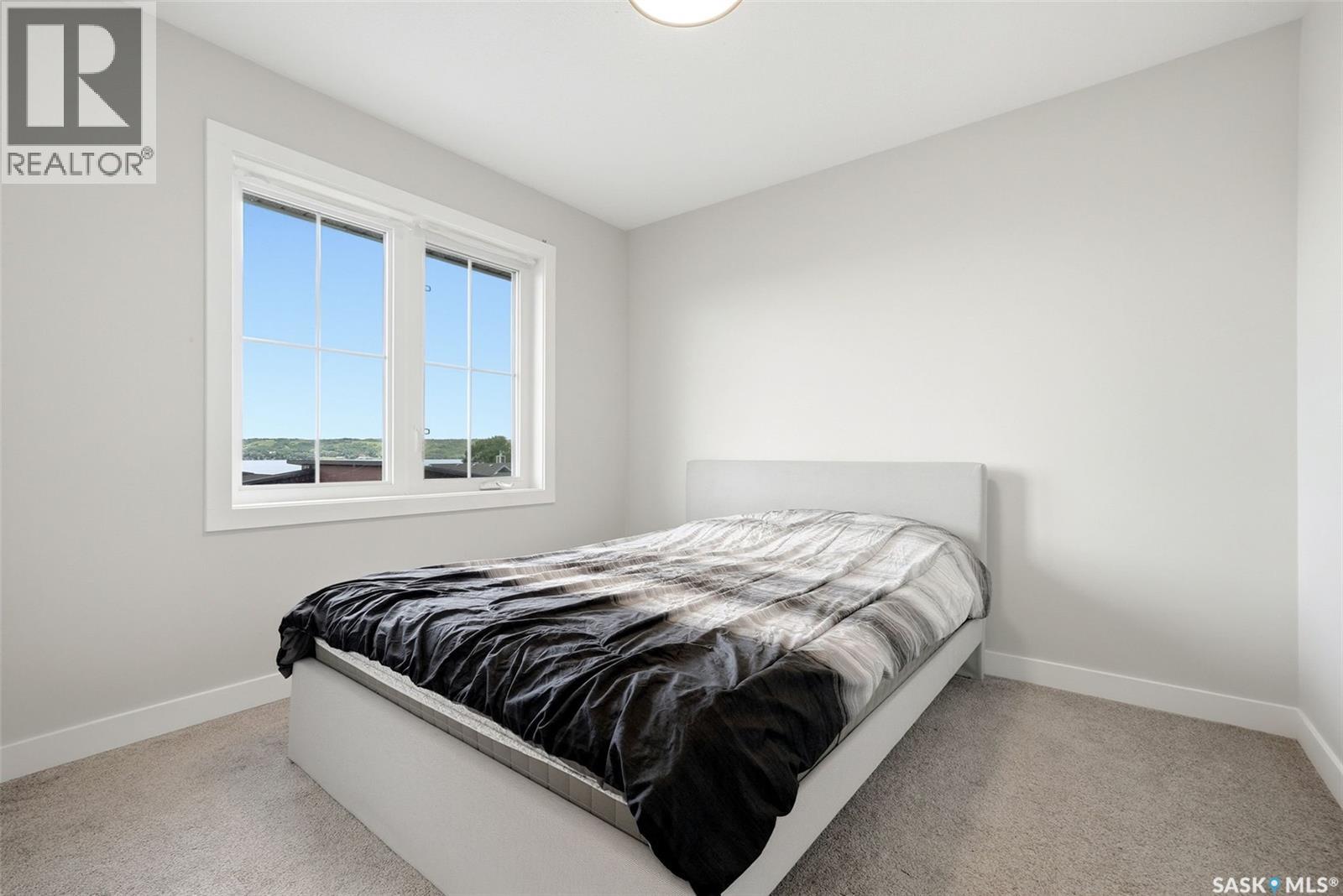 25 Aaron DRIVE - Image 24
