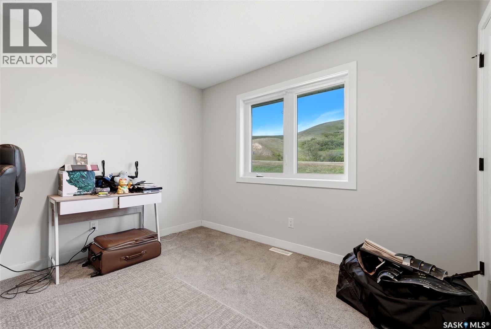 25 Aaron DRIVE - Image 27