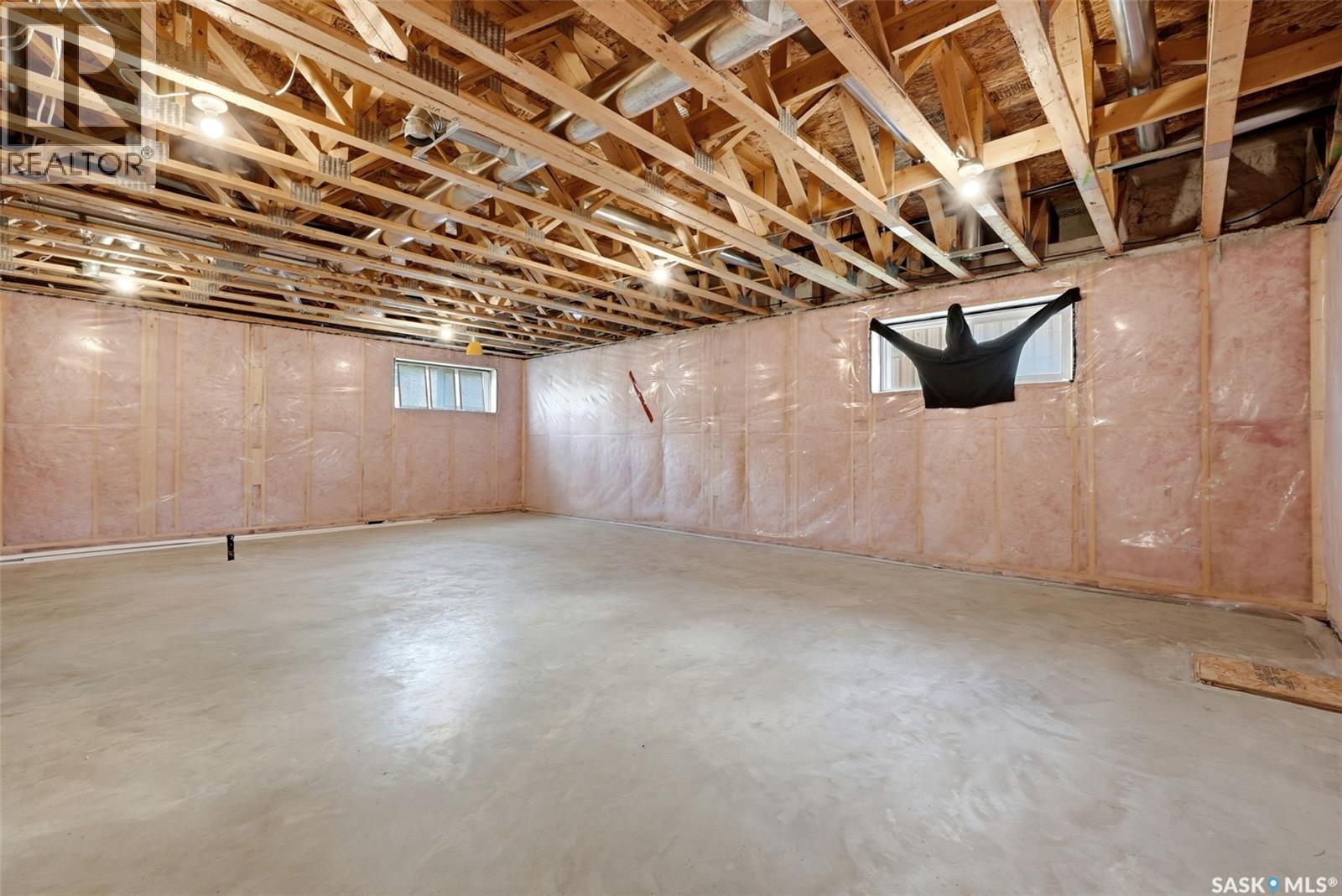 25 Aaron DRIVE - Image 31