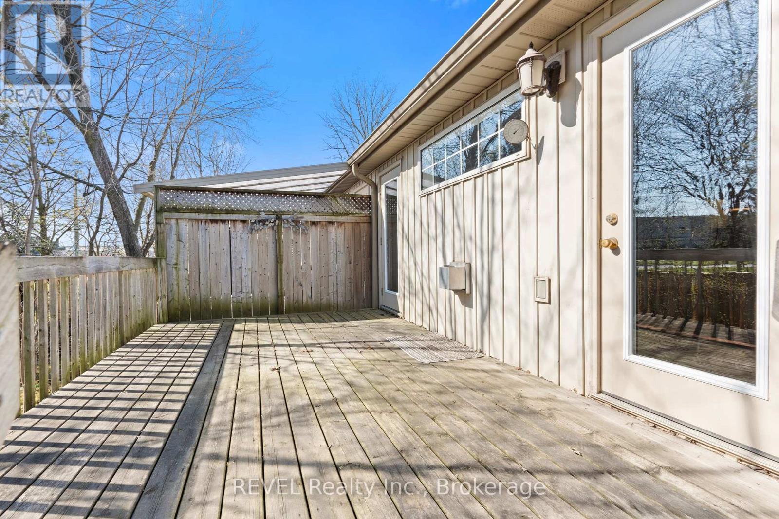 #3 605 WELLAND AVENUE - 23