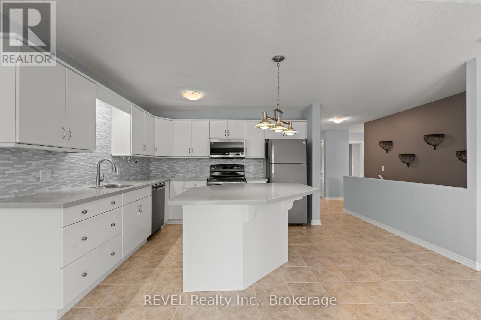 #3 605 WELLAND AVENUE - 6