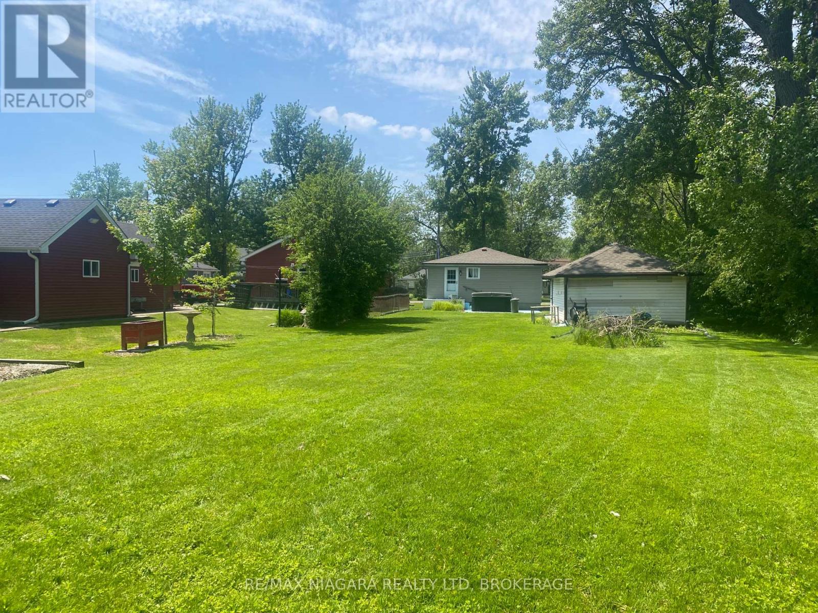 434 CRESCENT ROAD - 13