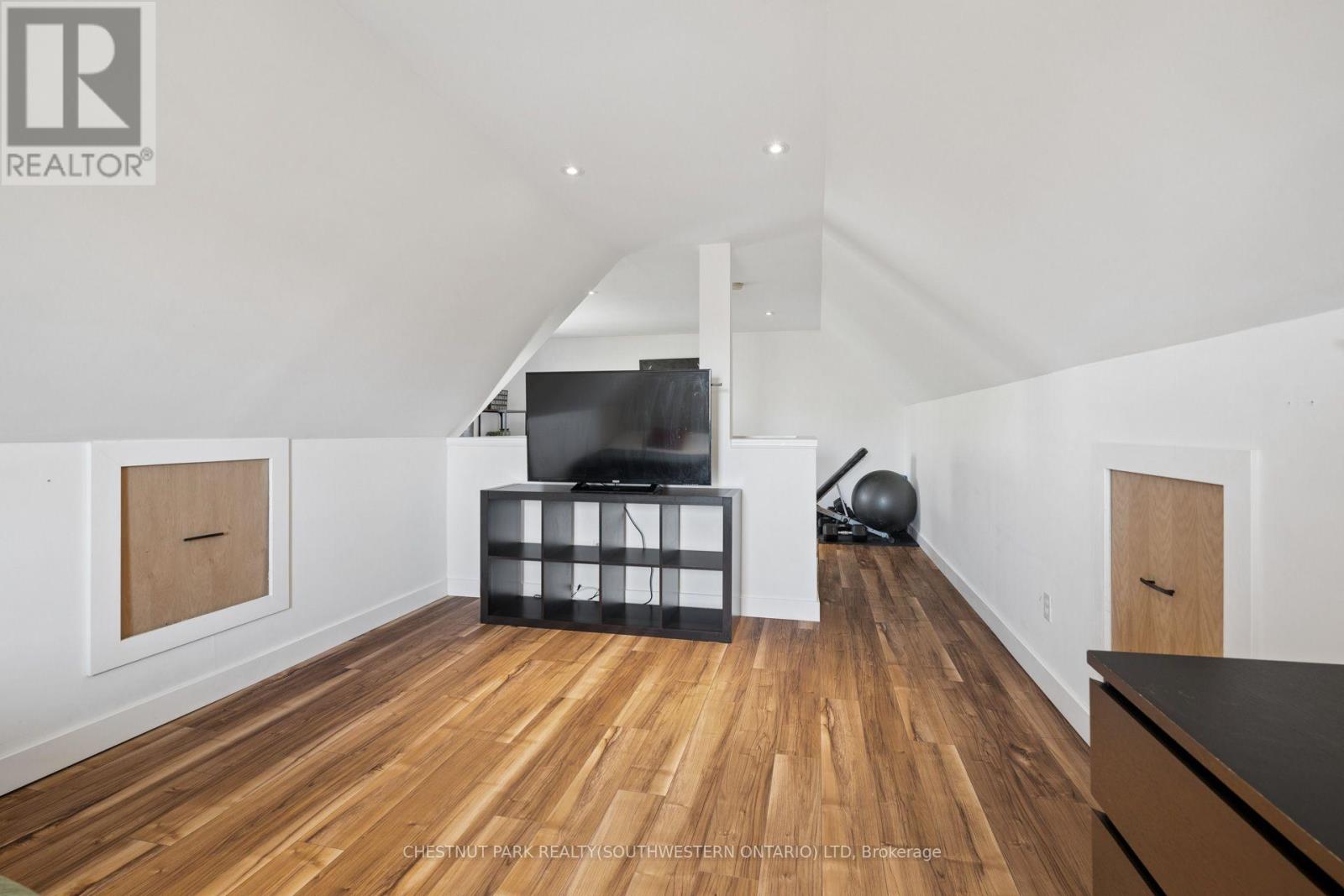 72 COPPER LEAF STREET - 27