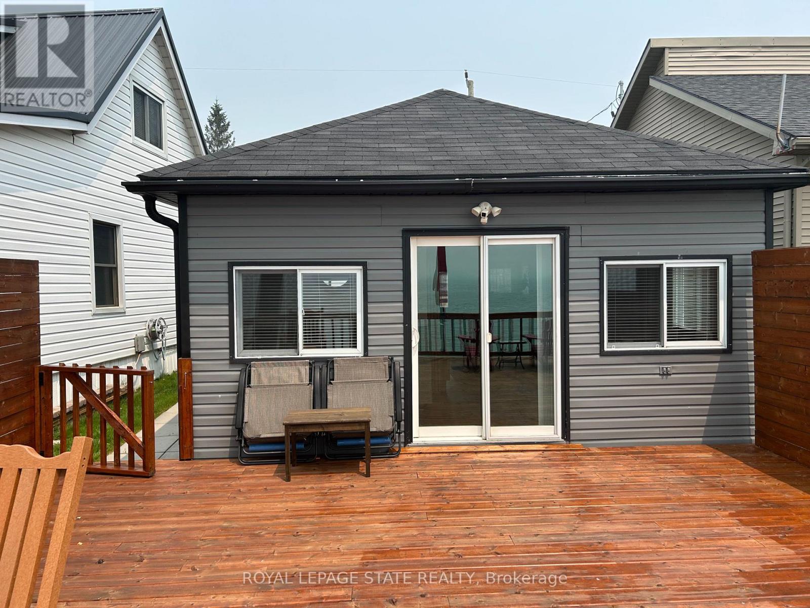 6 LAKESIDE DRIVE - 33