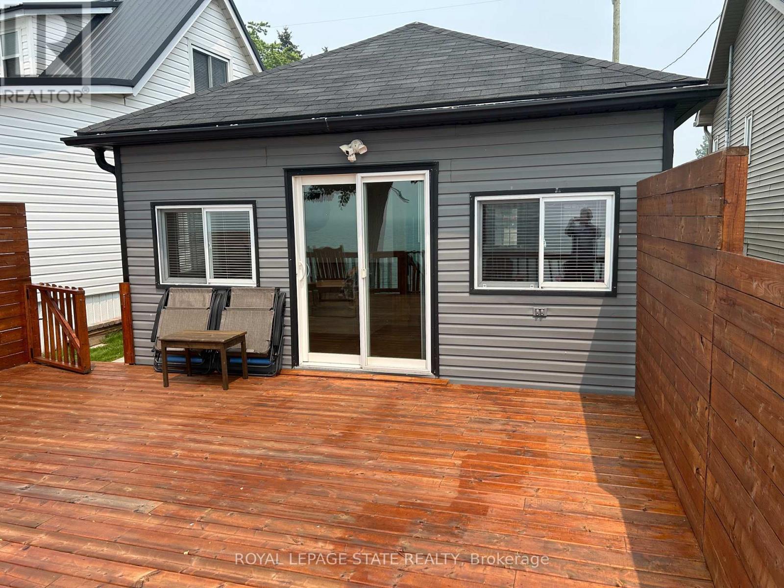 6 LAKESIDE DRIVE - 35