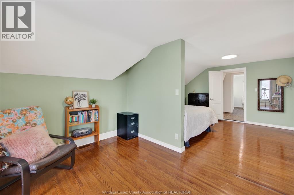 469 King STREET East - 16