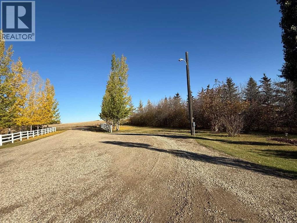 64033 Township Road 720 - 4