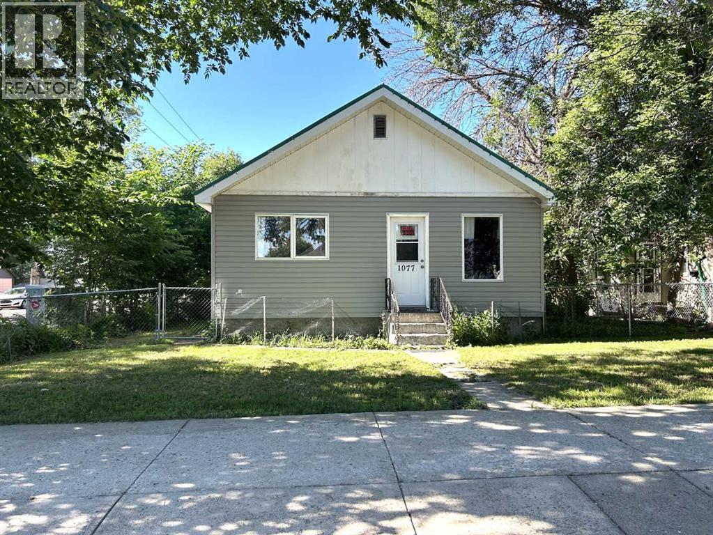 1077 Braemar Street SE - 1