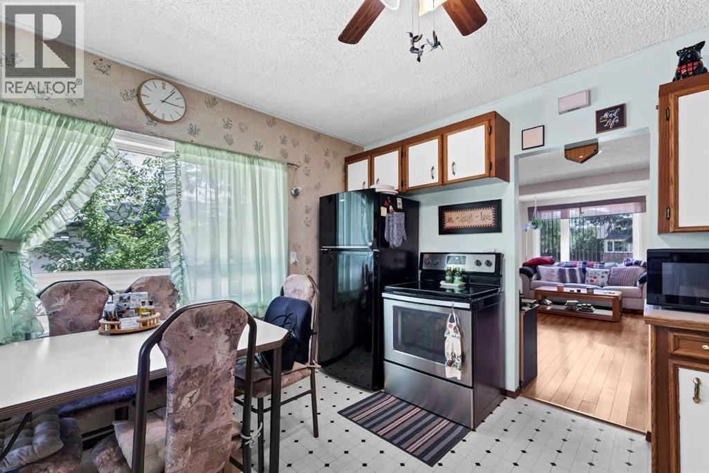 162 2 Street NE - 13