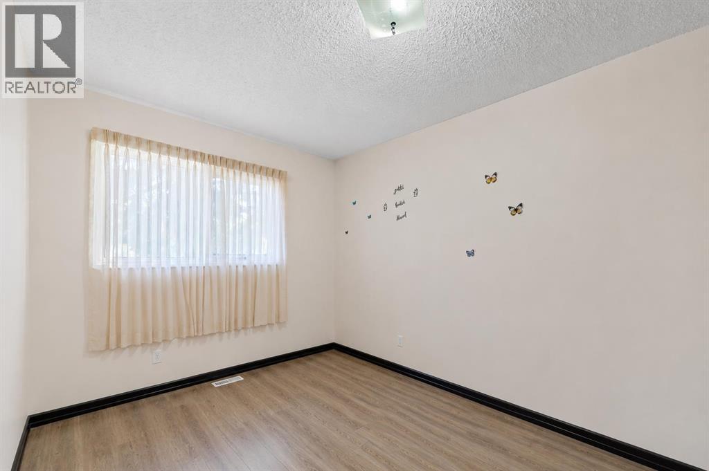 162 2 Street NE - 18