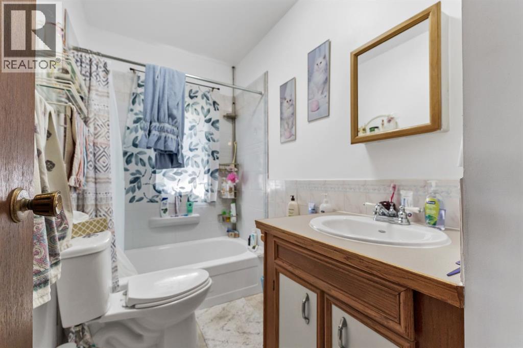 162 2 Street NE - 19