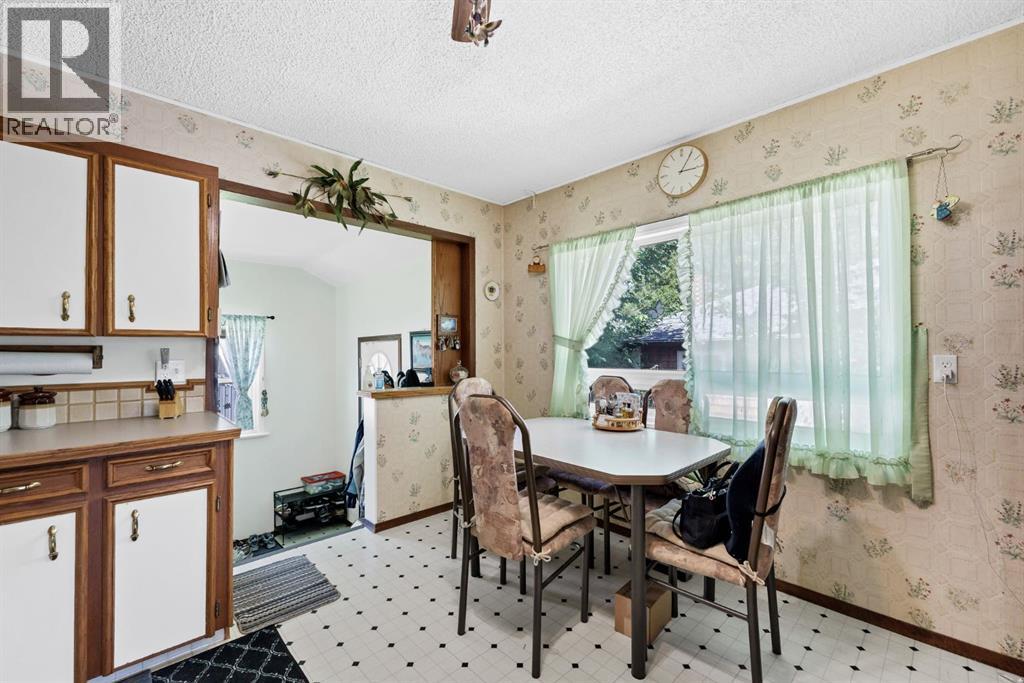 162 2 Street NE - 12
