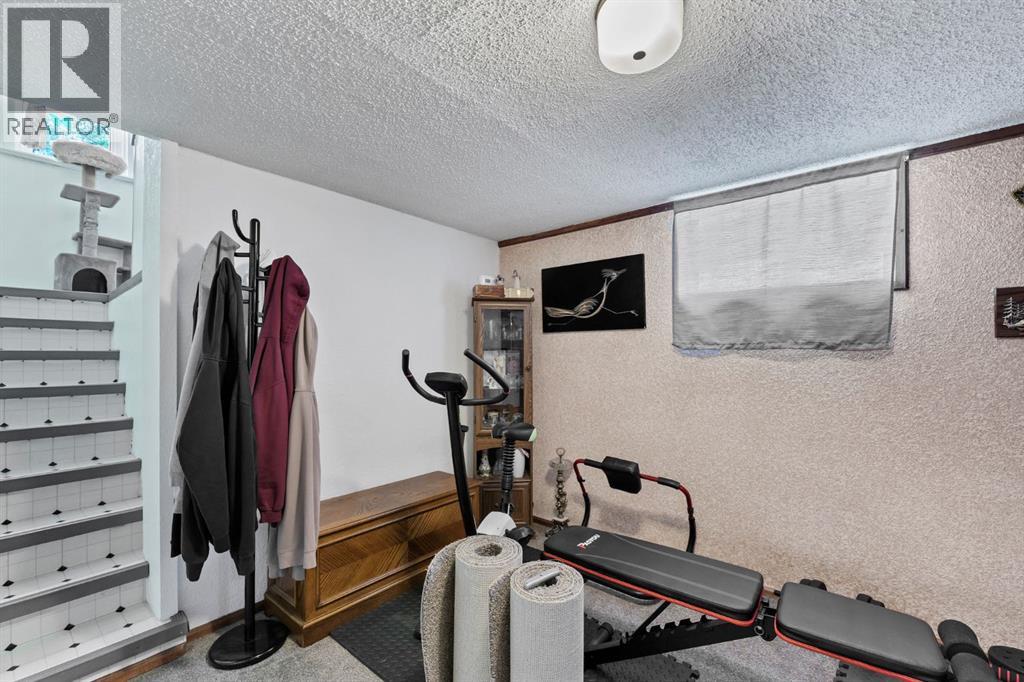 162 2 Street NE - 21