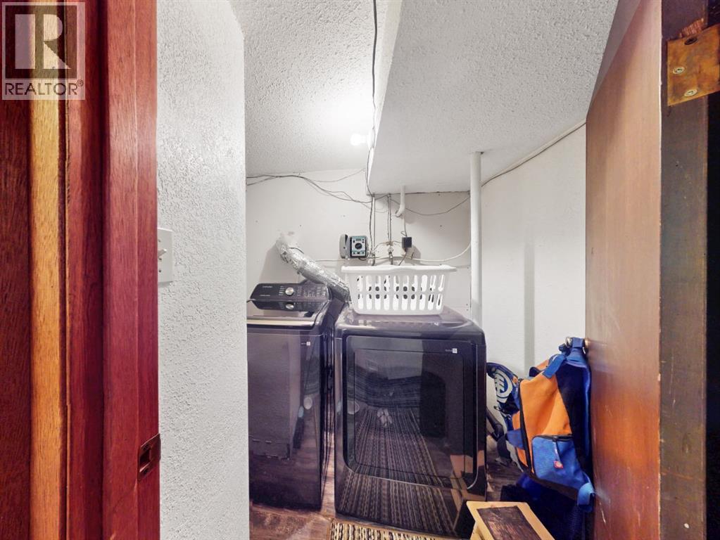 162 2 Street NE - 35