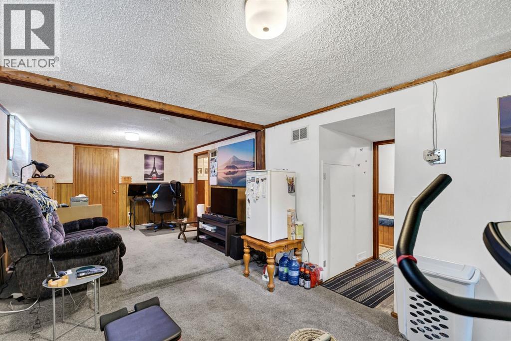 162 2 Street NE - 23