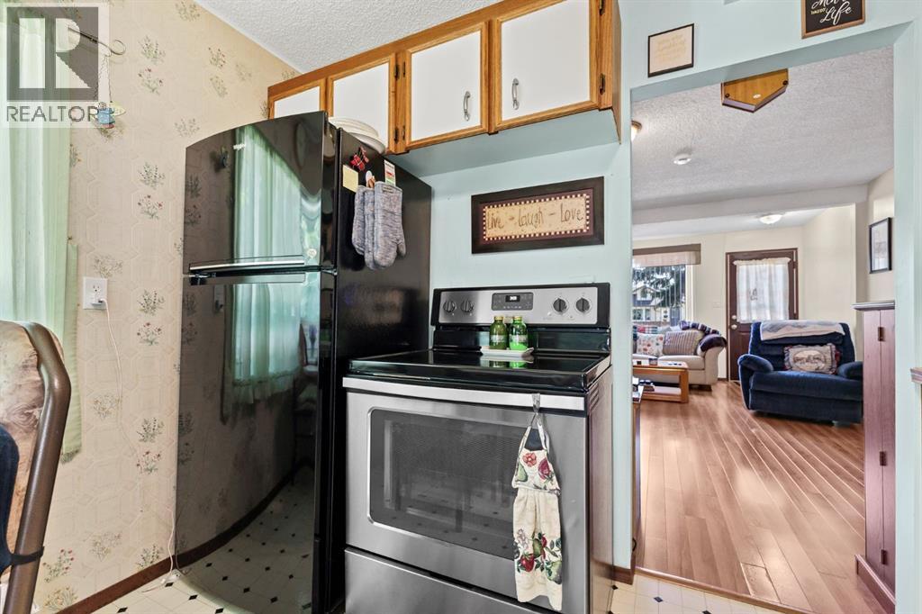 162 2 Street NE - 16