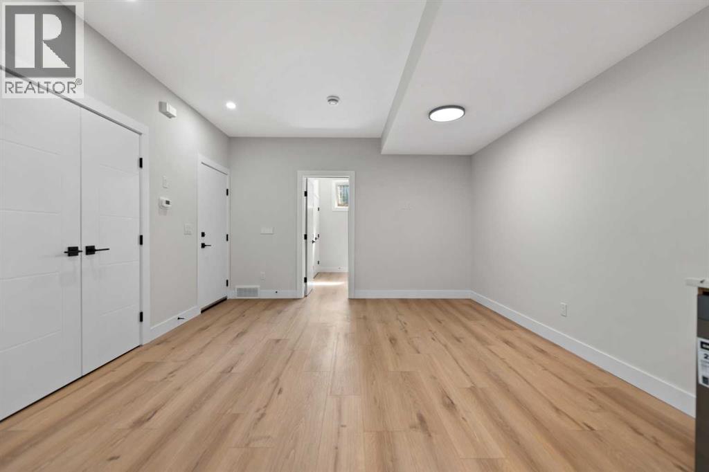 8106 47 Avenue NW - 35