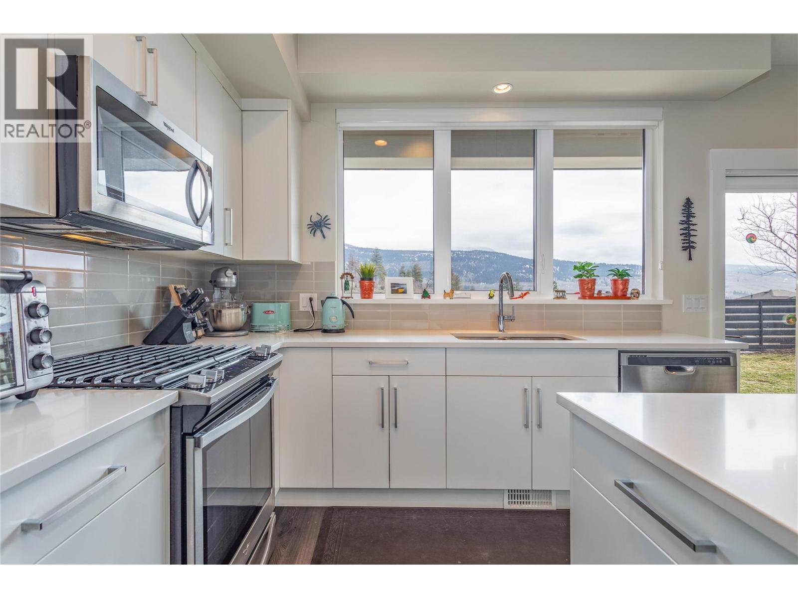 12798 Lake Hill Drive Unit# 37, Lake Country