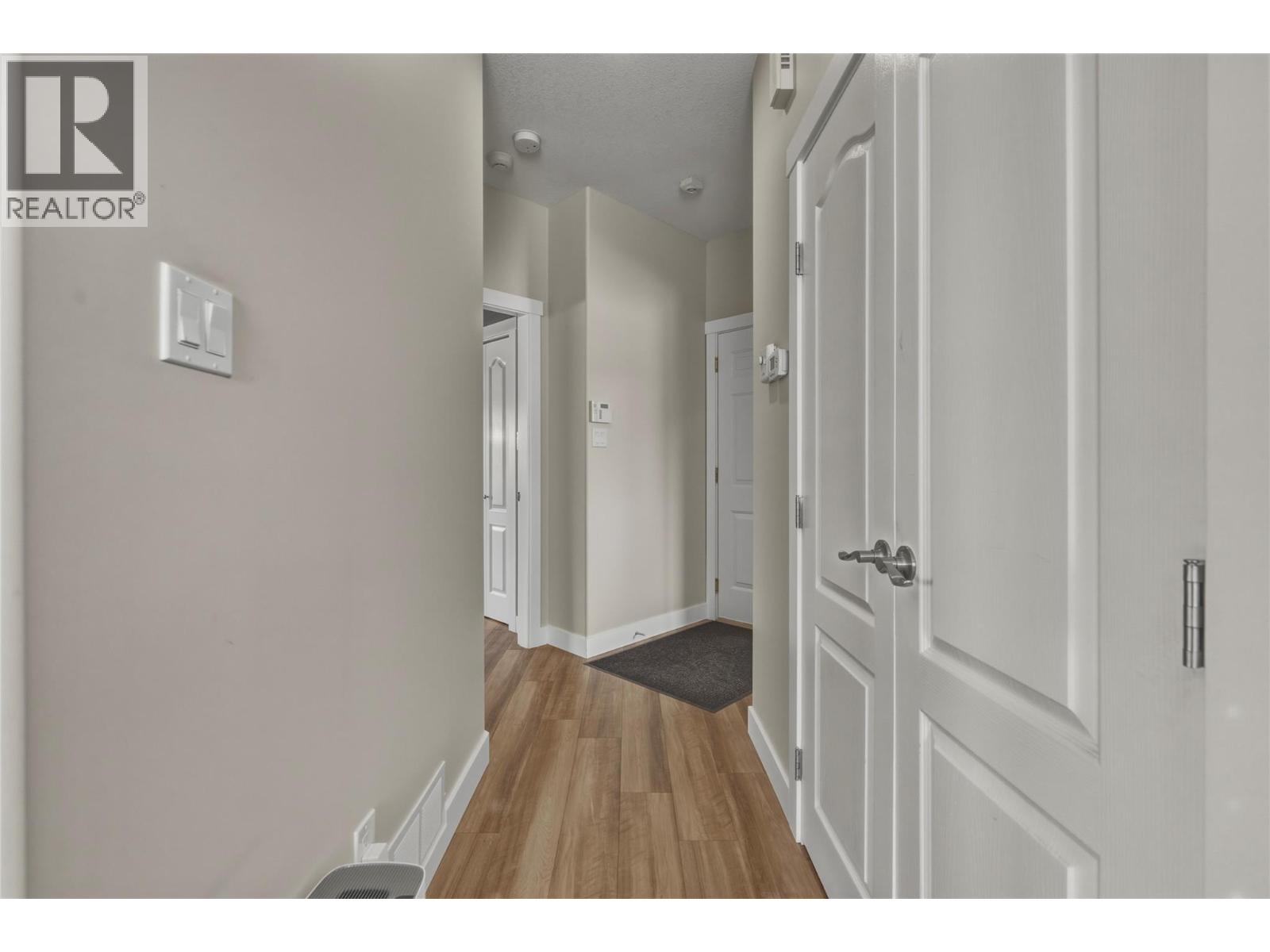 #11 124 Sarsons Road - 12