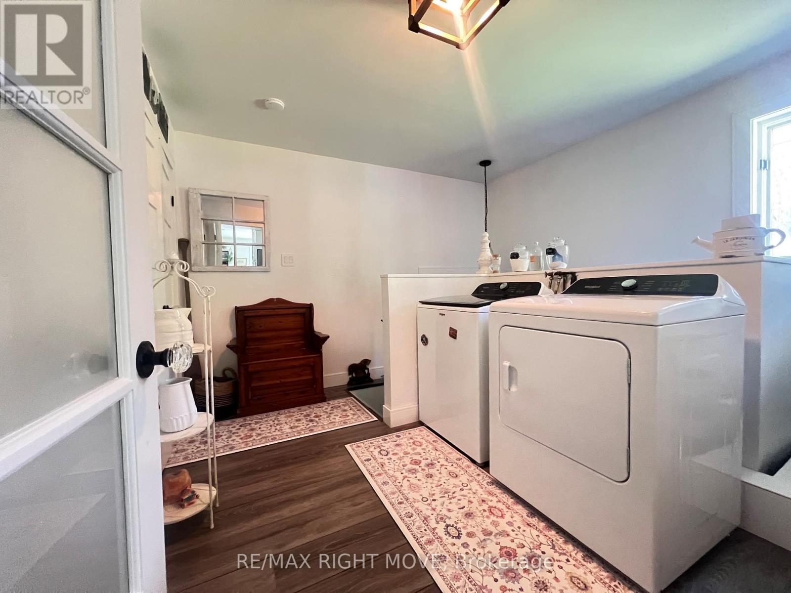 1220 BIRCHCLIFFE CRESCENT - 10
