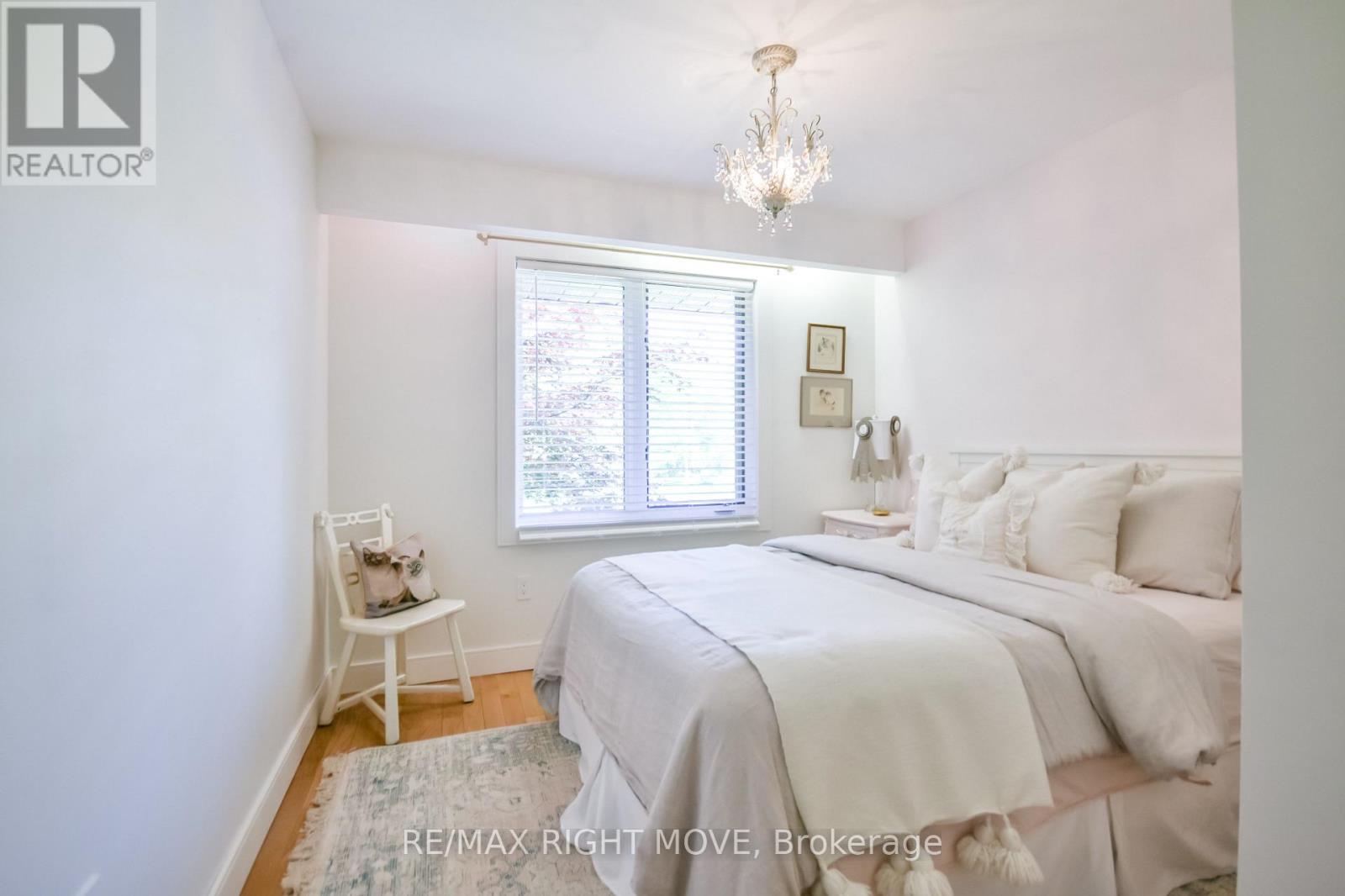 1220 BIRCHCLIFFE CRESCENT - 17