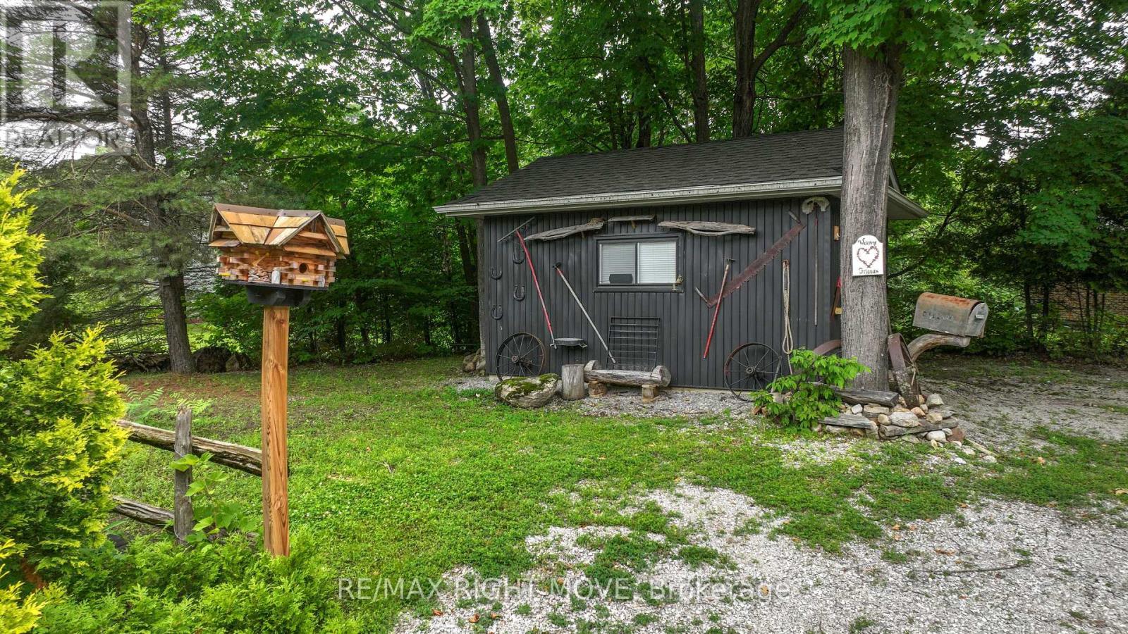 1220 BIRCHCLIFFE CRESCENT - 25