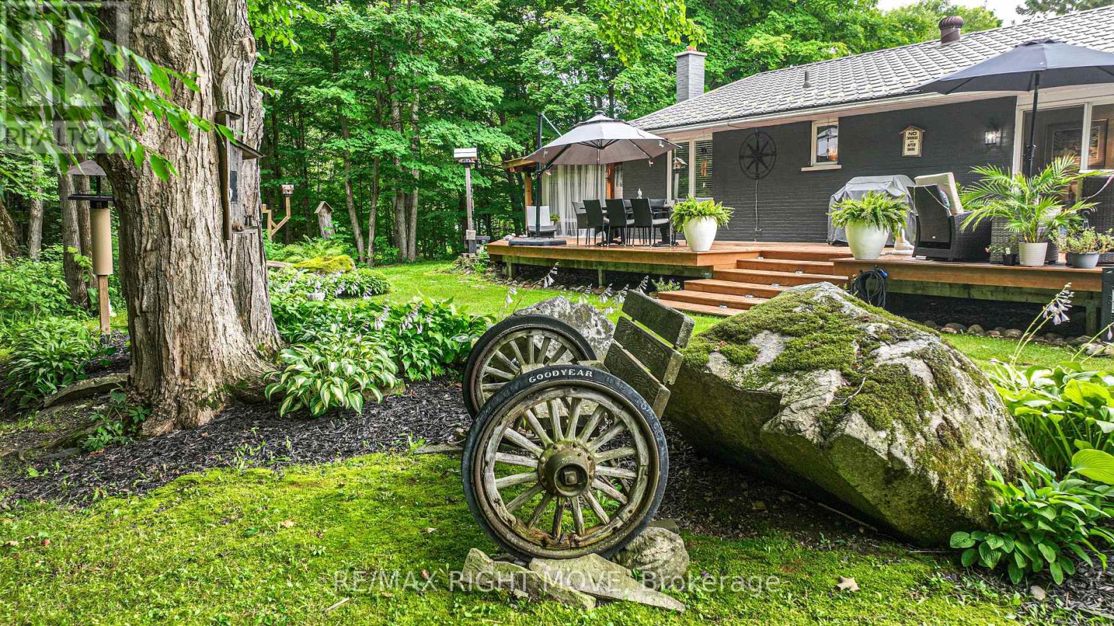 1220 BIRCHCLIFFE CRESCENT - 32