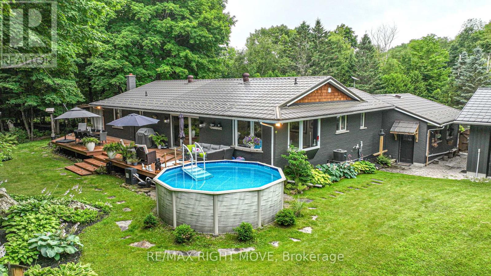 1220 BIRCHCLIFFE CRESCENT - 27