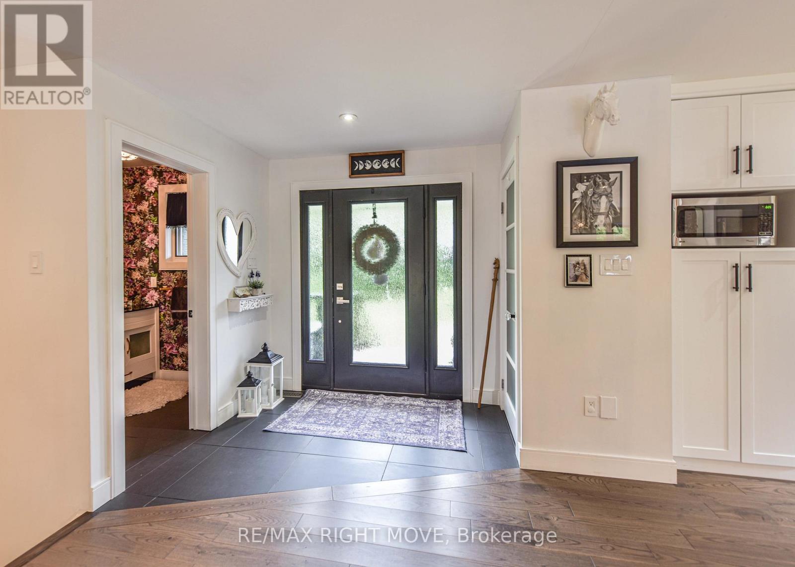 1220 BIRCHCLIFFE CRESCENT - 4