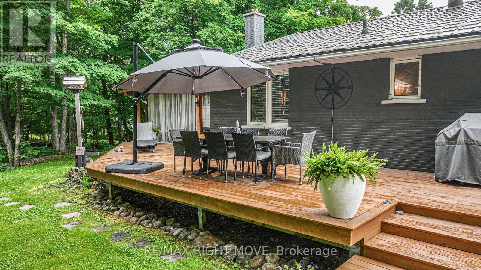 1220 BIRCHCLIFFE CRESCENT - 34