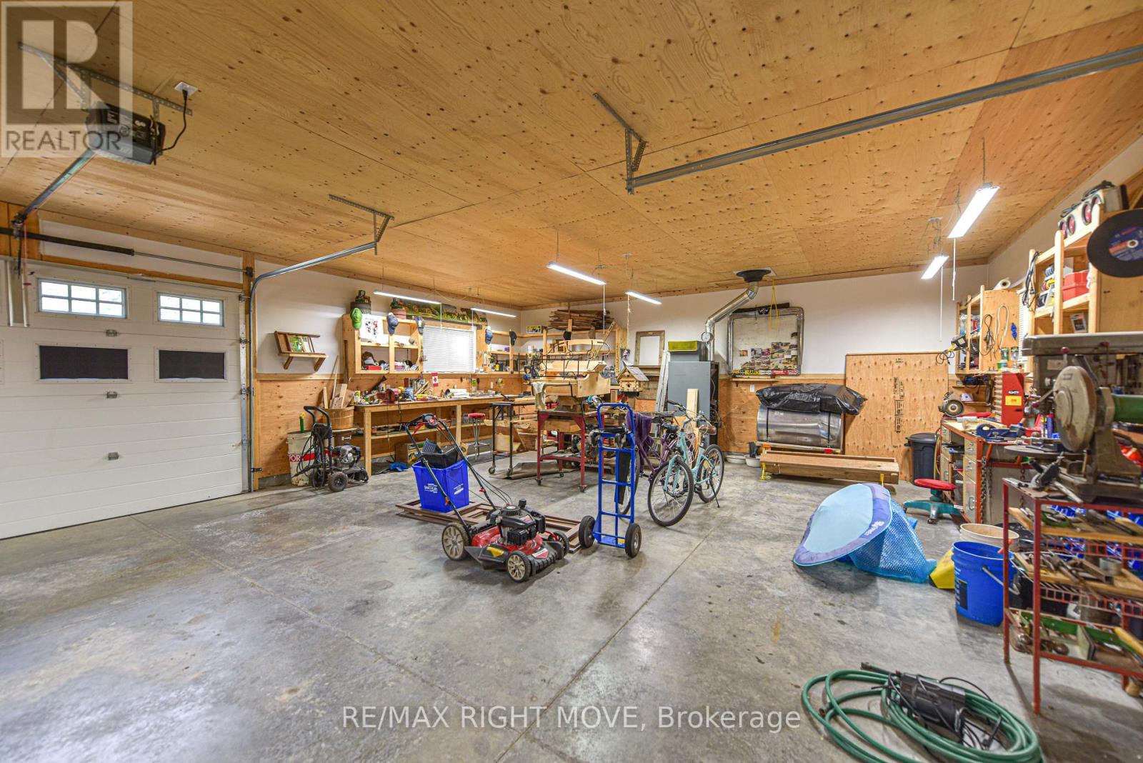 1220 BIRCHCLIFFE CRESCENT - 41