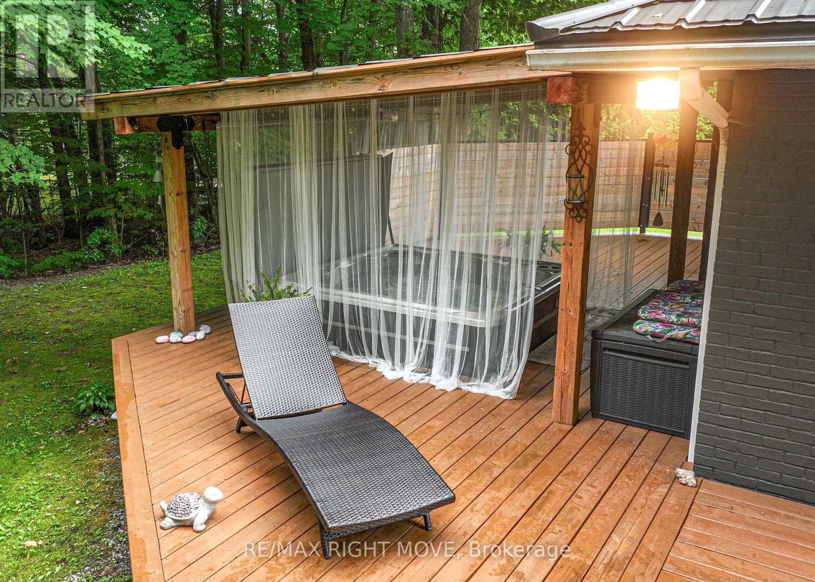 1220 BIRCHCLIFFE CRESCENT - 37