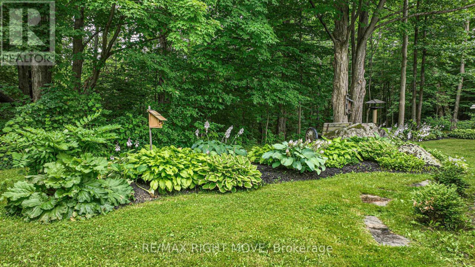 1220 BIRCHCLIFFE CRESCENT - 31