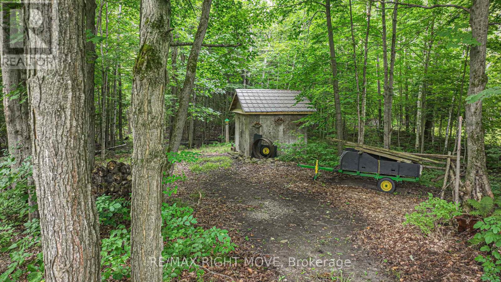 1220 BIRCHCLIFFE CRESCENT - 39