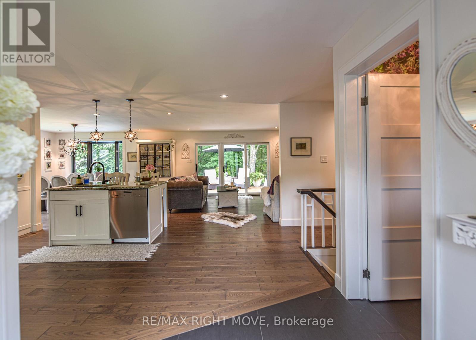 1220 BIRCHCLIFFE CRESCENT - 5